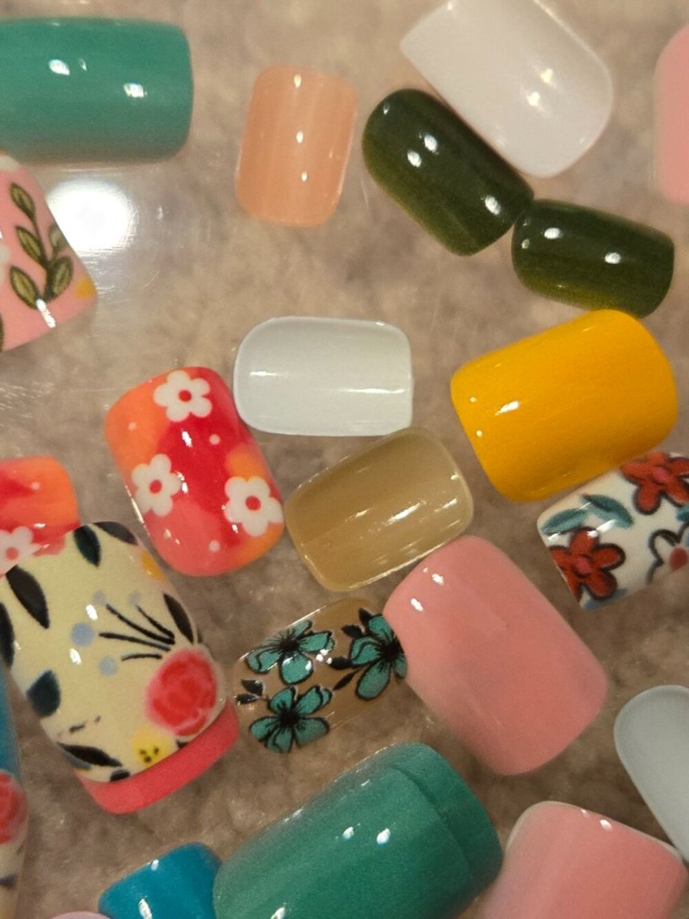Press on nails set of 120 mixed floral solid bright color summery nails. Glue on
